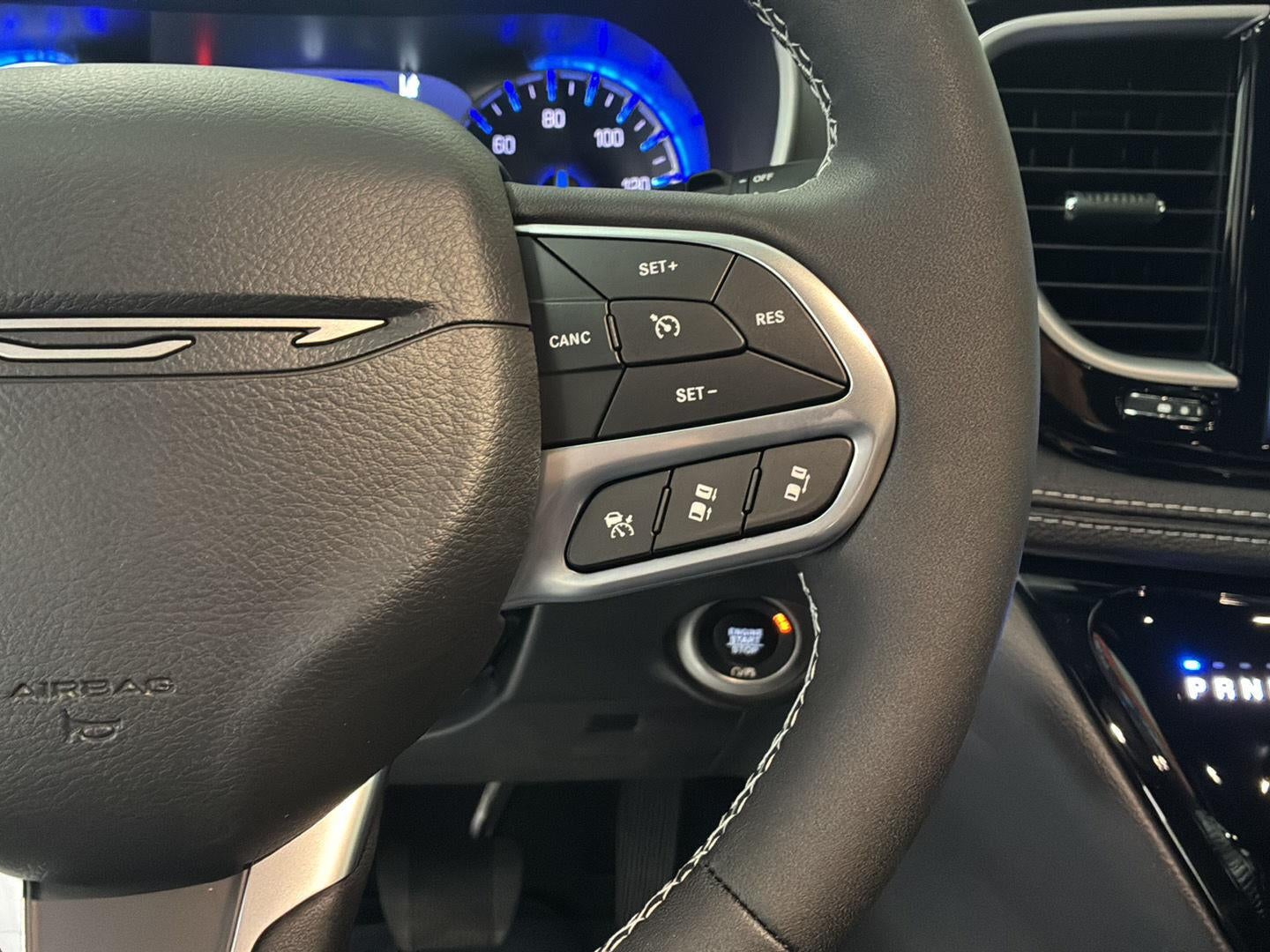 2027 Chrysler Pacifica Select