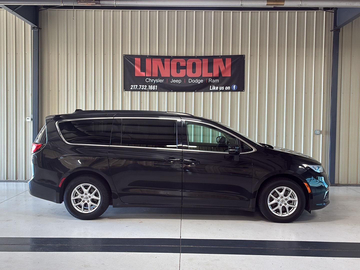 2022 Chrysler Pacifica Touring L
