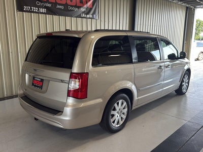 2016 Chrysler Town & Country Touring