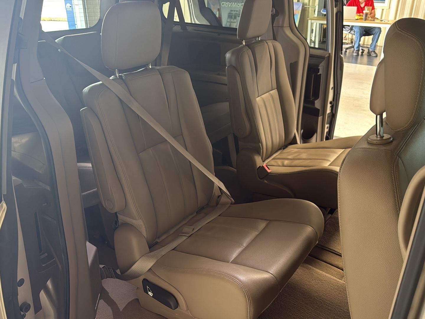 2016 Chrysler Town & Country Touring