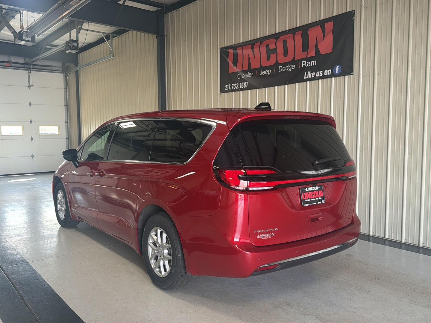 2026 Chrysler Pacifica Select