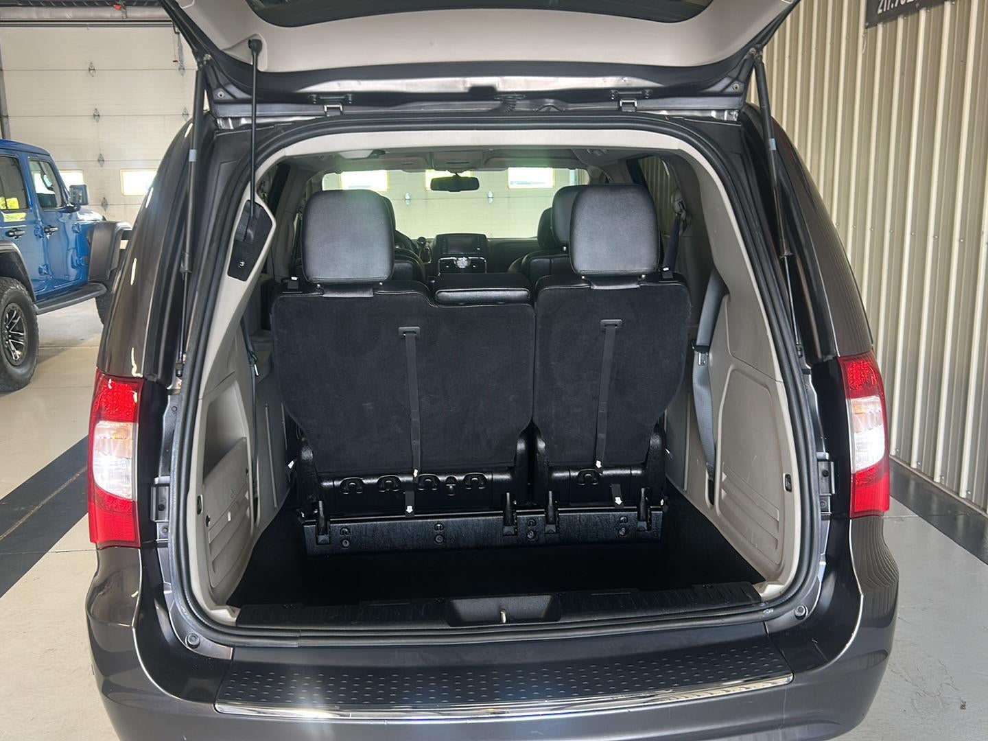 2015 Chrysler Town & Country Touring