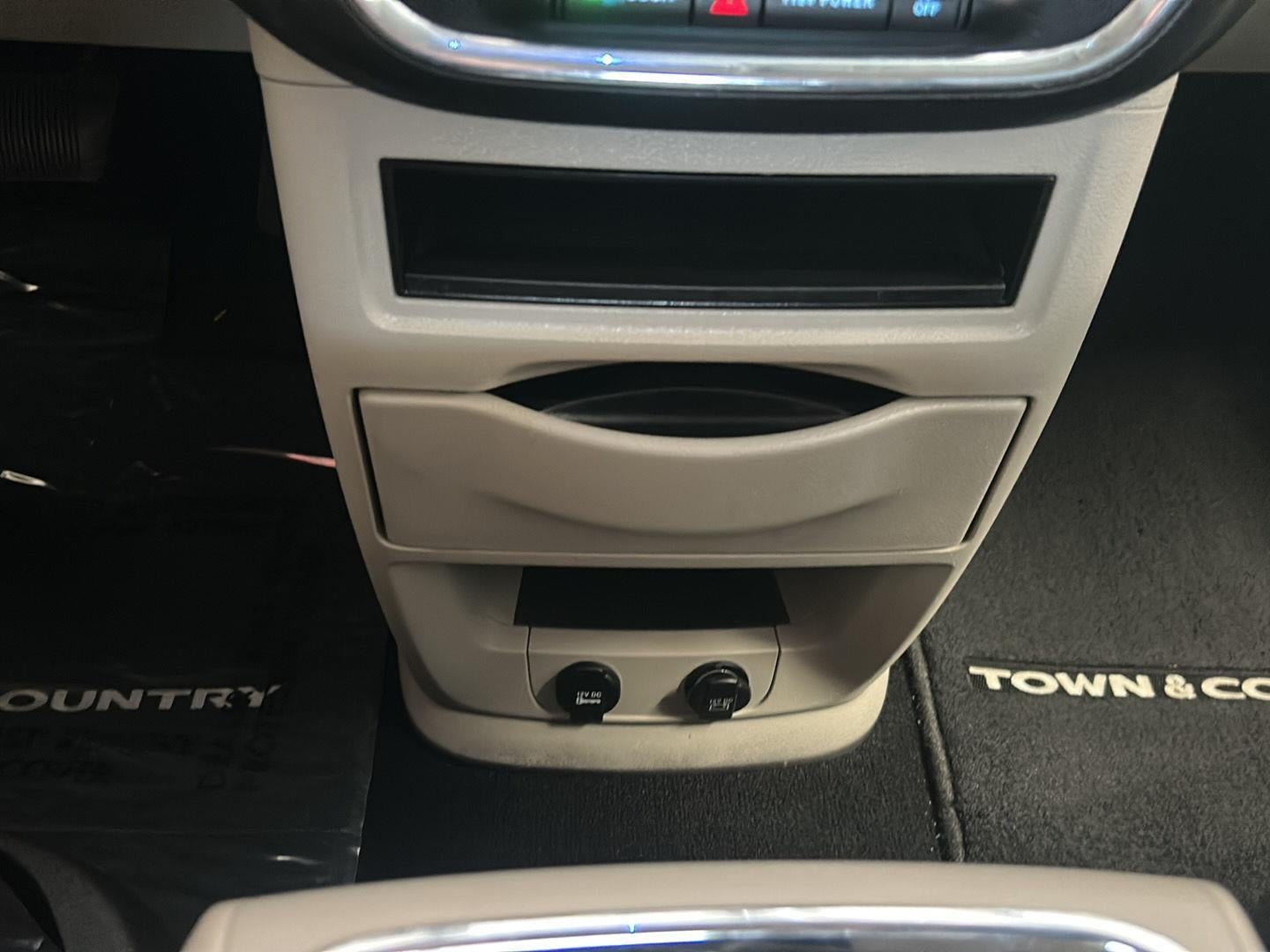 2016 Chrysler Town & Country Touring