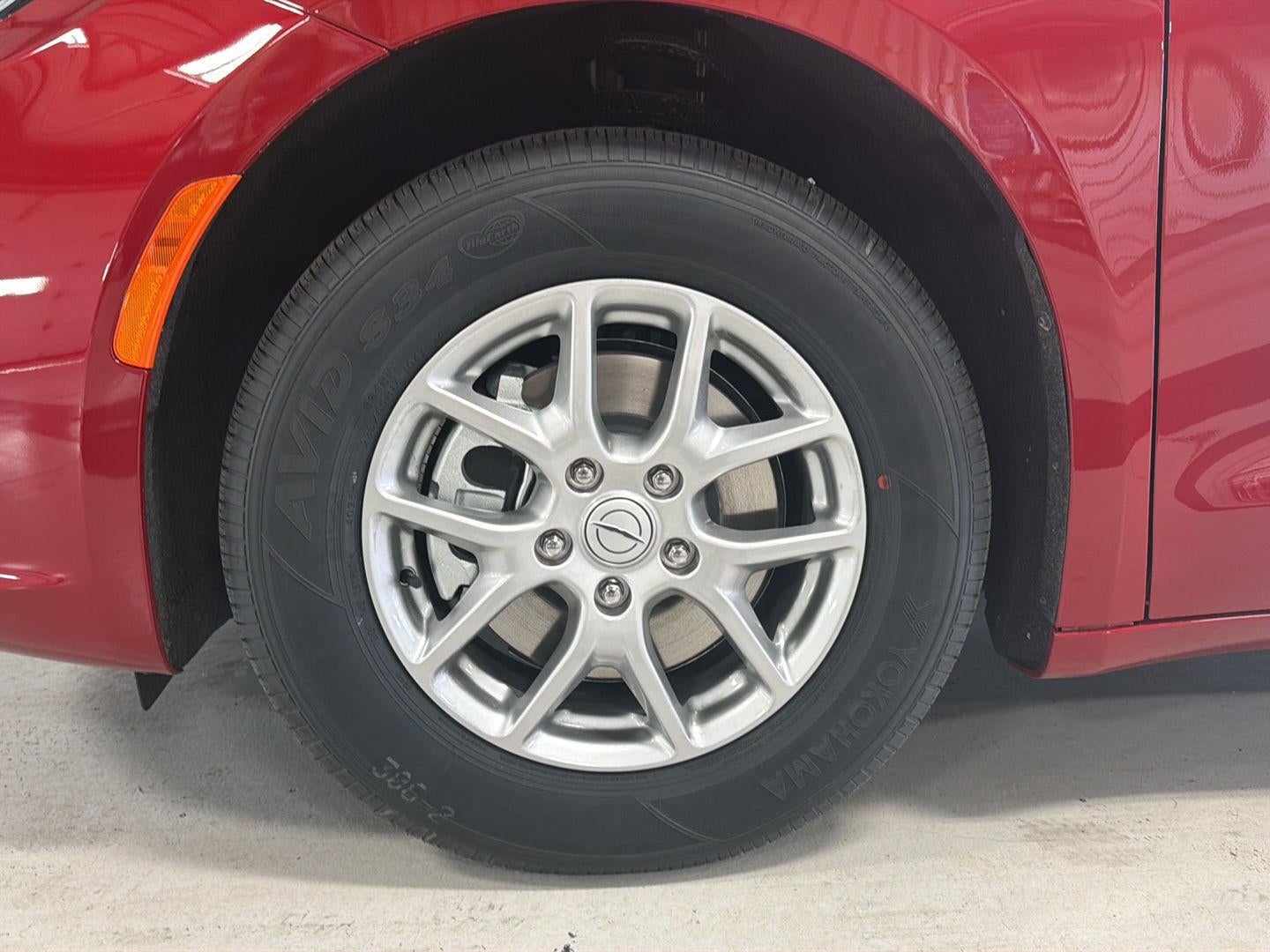 2026 Chrysler Pacifica Select