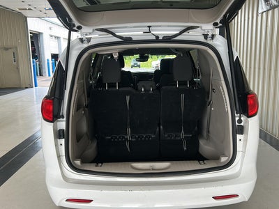 2024 Chrysler Voyager LX