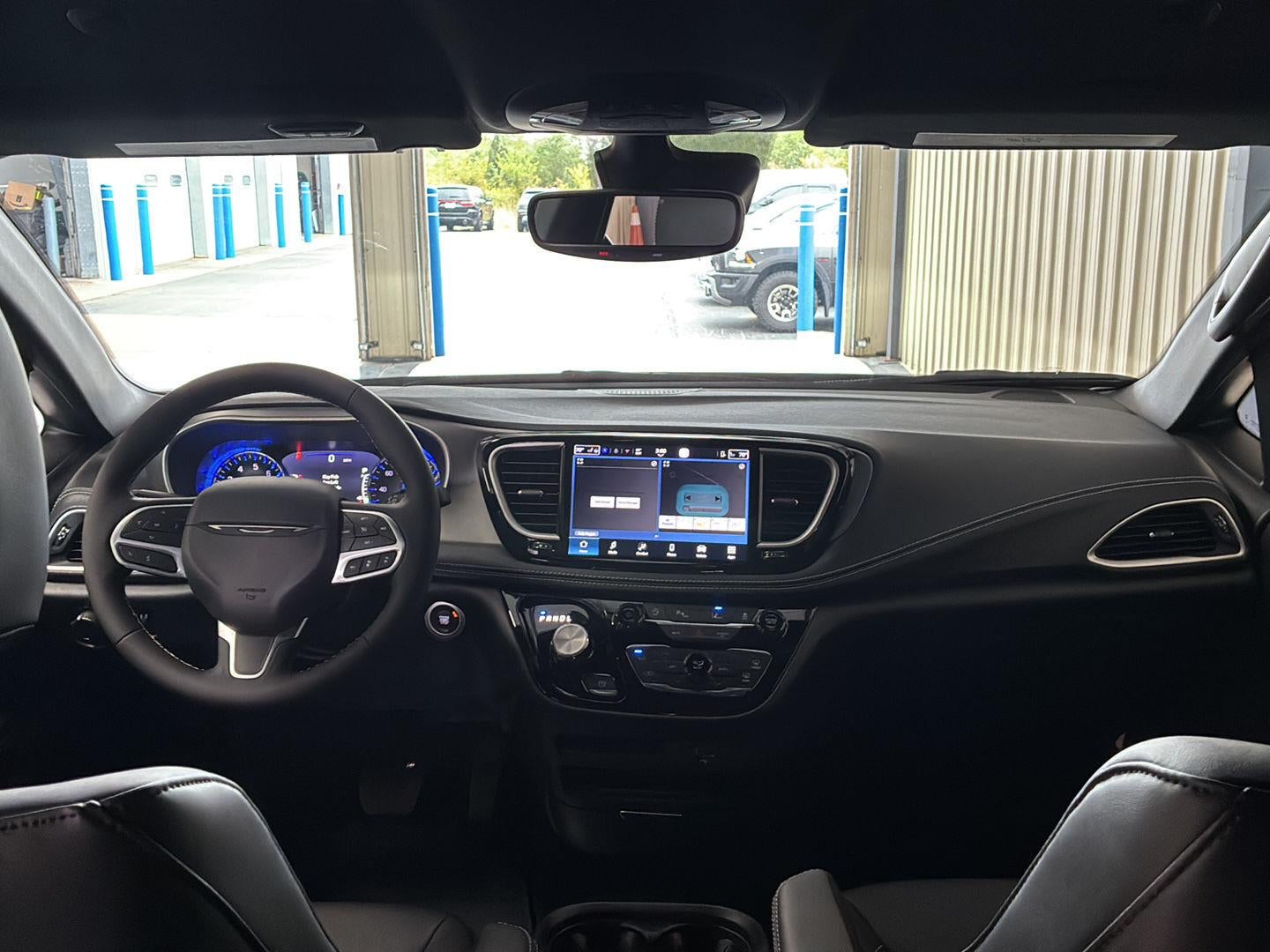 2027 Chrysler Pacifica Select