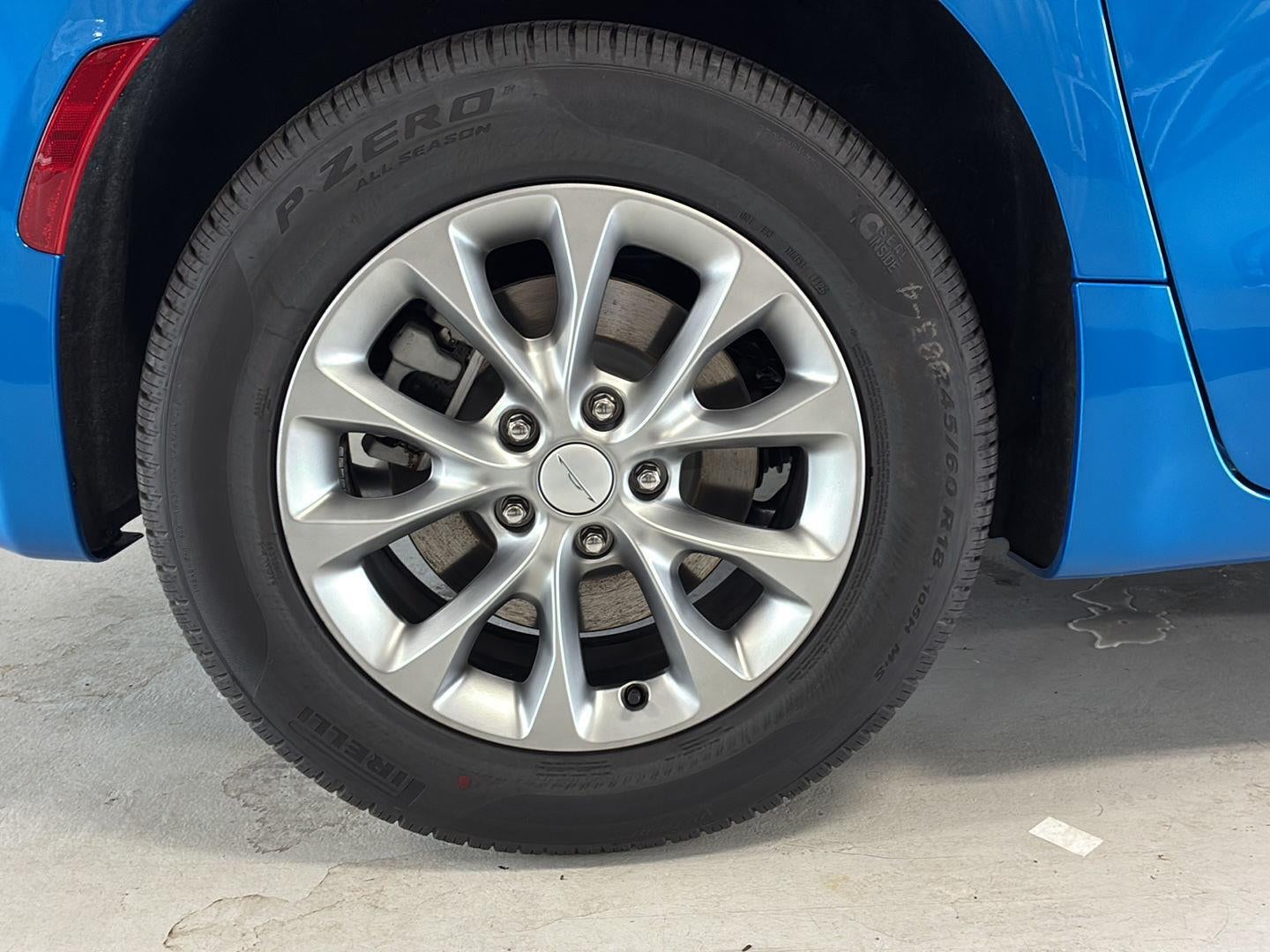 2027 Chrysler Pacifica Select