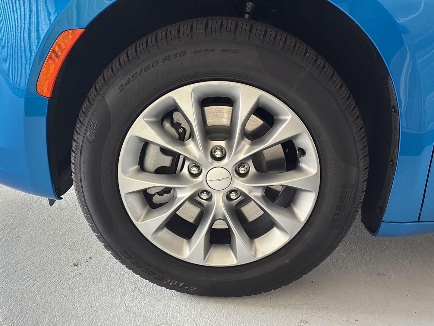 2027 Chrysler Pacifica Select