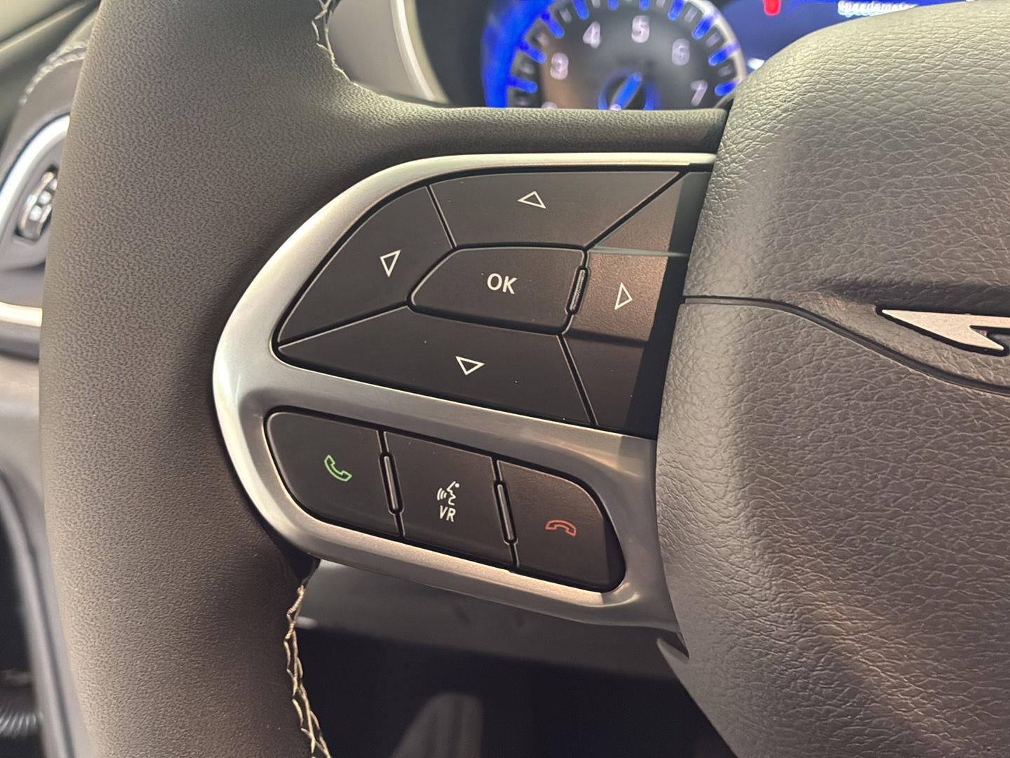 2027 Chrysler Pacifica Select