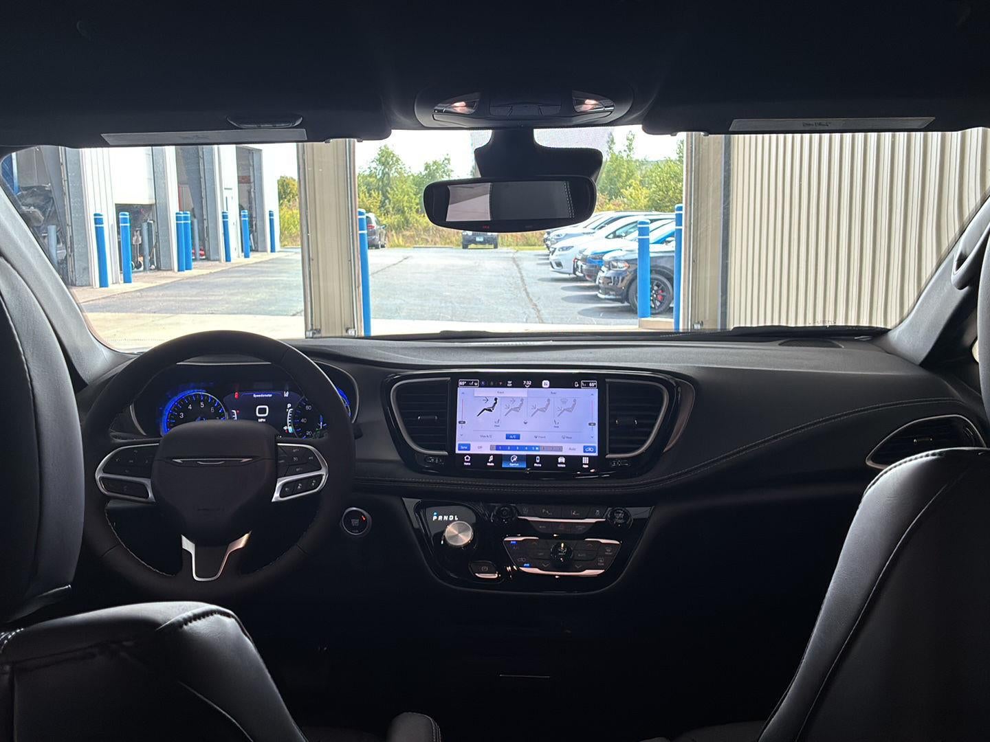 2027 Chrysler Pacifica Select