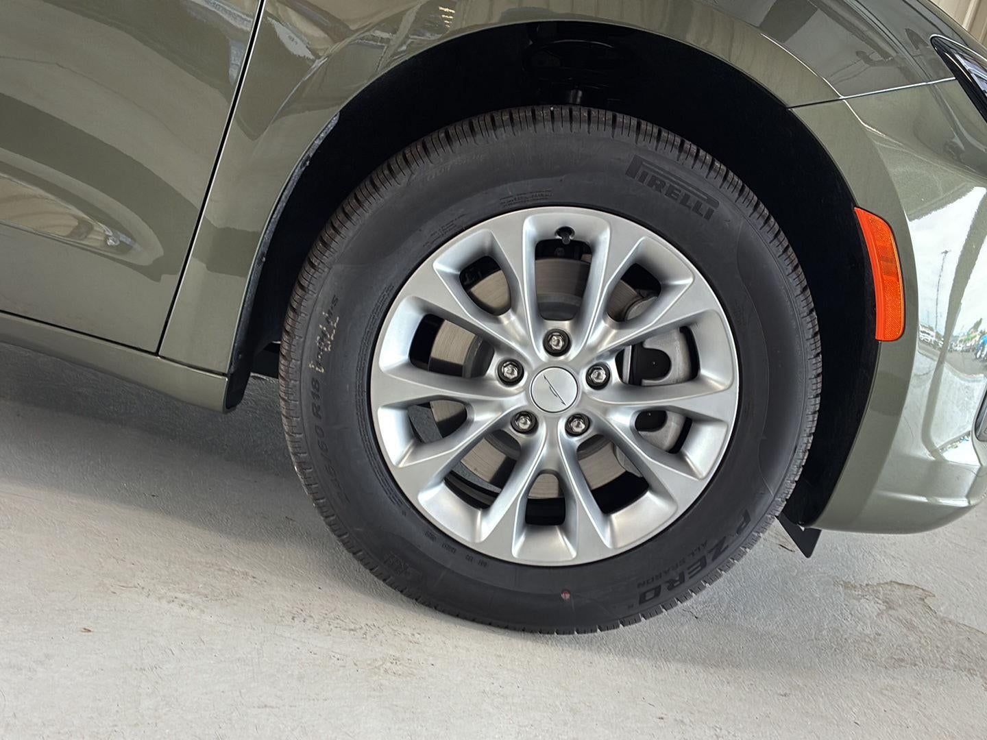 2027 Chrysler Pacifica Select