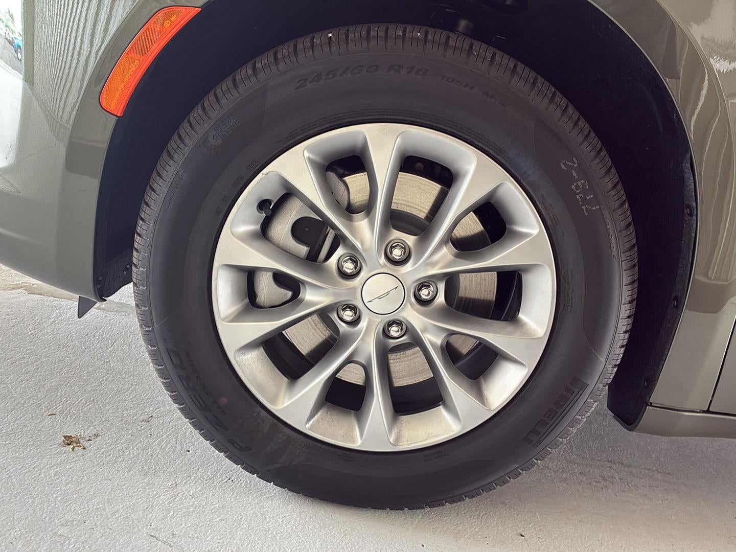 2027 Chrysler Pacifica Select