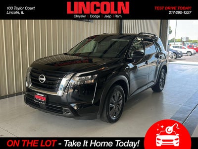 2024 Nissan Pathfinder SV