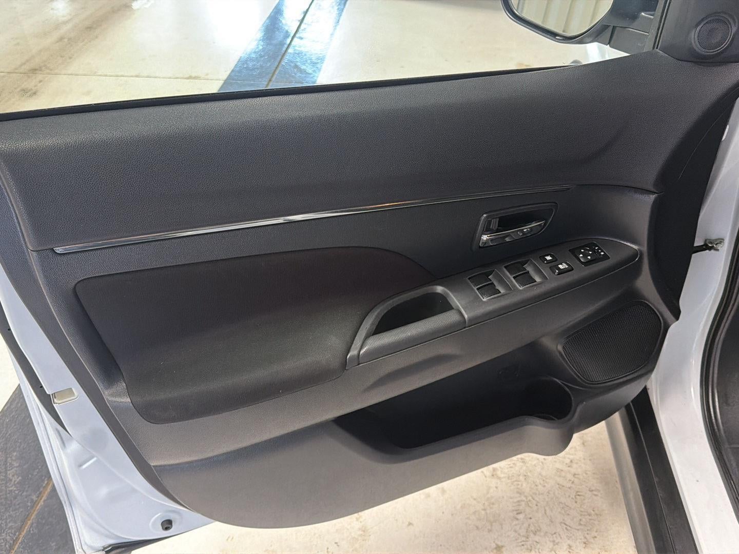 2023 Mitsubishi Outlander Sport ES