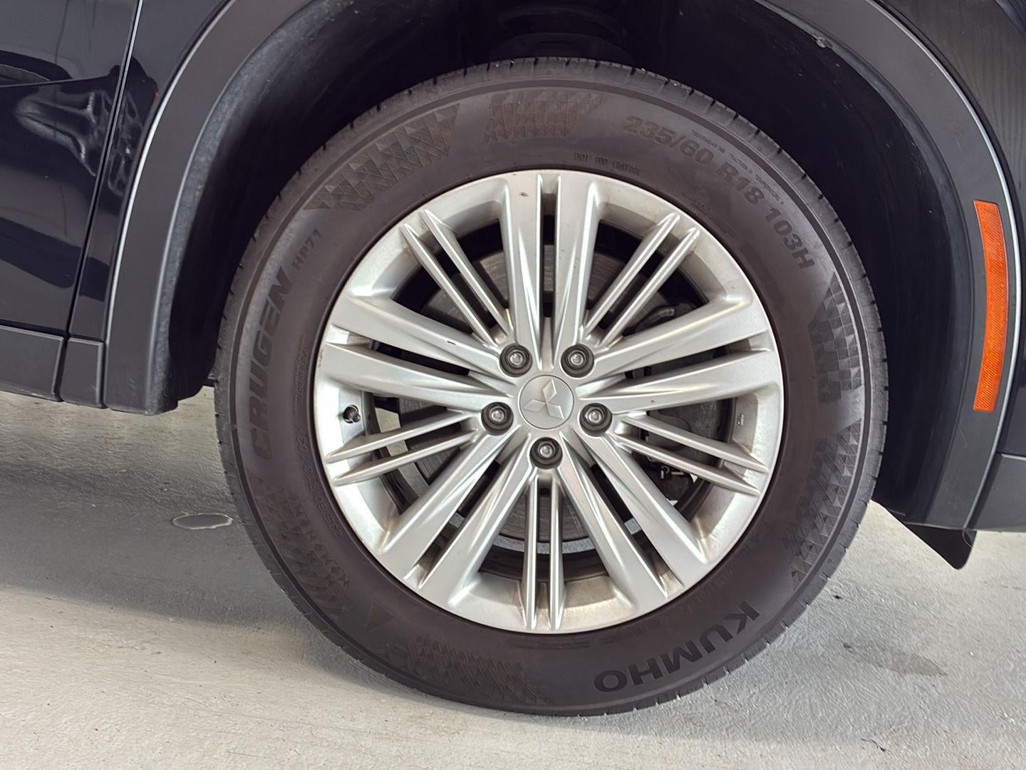 2024 Mitsubishi Outlander ES