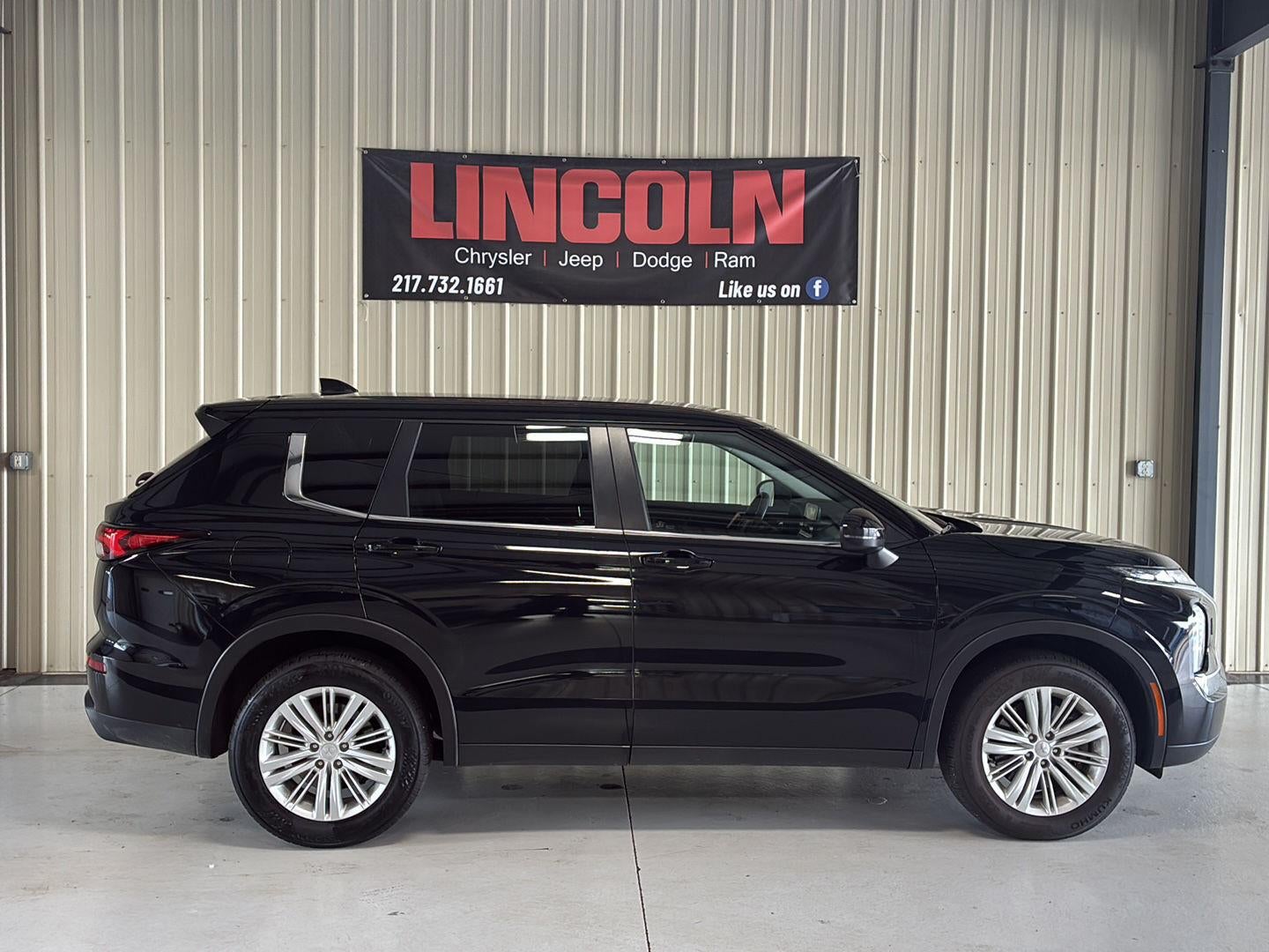 2024 Mitsubishi Outlander ES