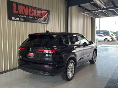 2024 Mitsubishi Outlander ES