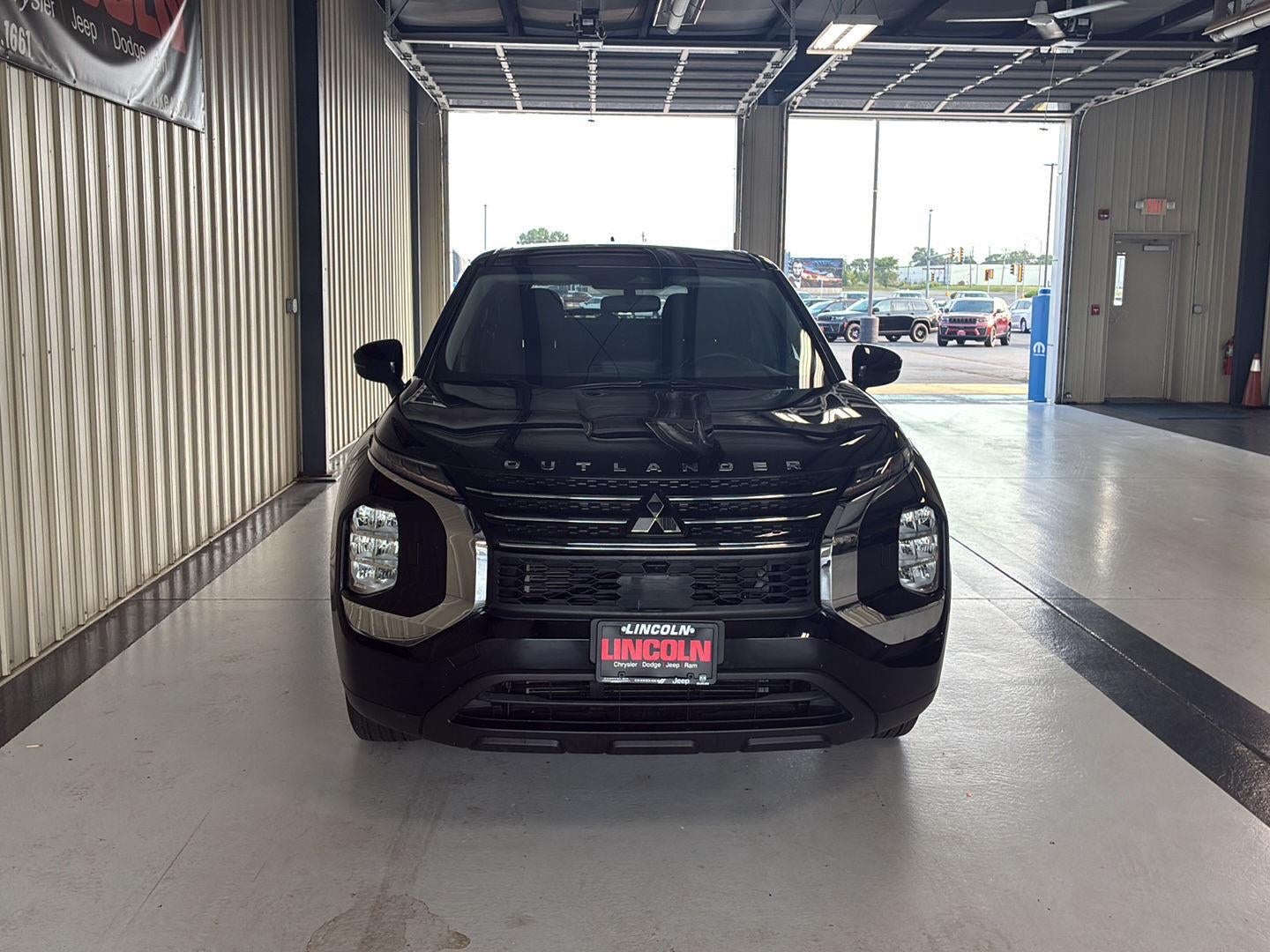 2024 Mitsubishi Outlander ES