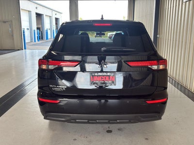 2024 Mitsubishi Outlander ES