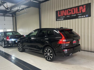 2023 Volvo XC60 Plus Dark Theme