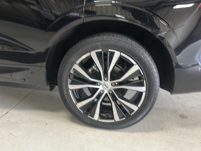 2023 Volvo XC60 Plus Dark Theme