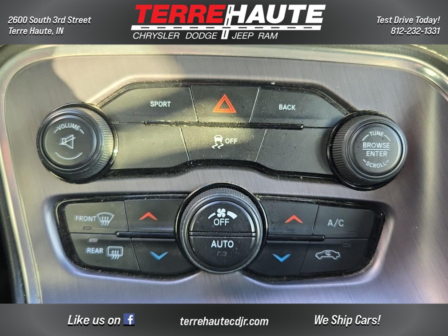 2015 Dodge Challenger SXT