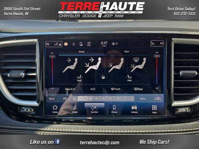 2023 Chrysler Pacifica Touring L