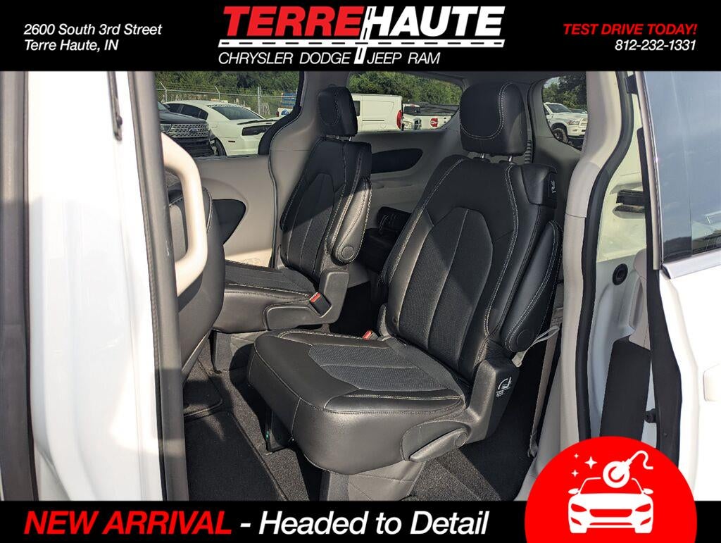 2024 Chrysler Pacifica Touring L