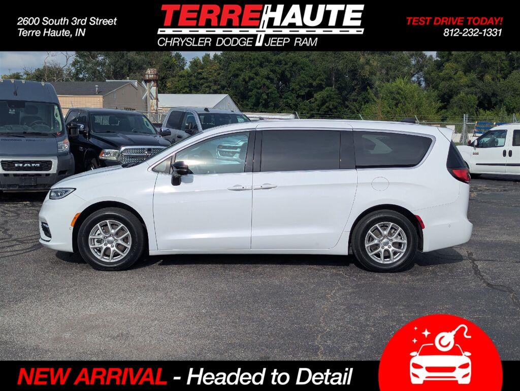 2024 Chrysler Pacifica Touring L