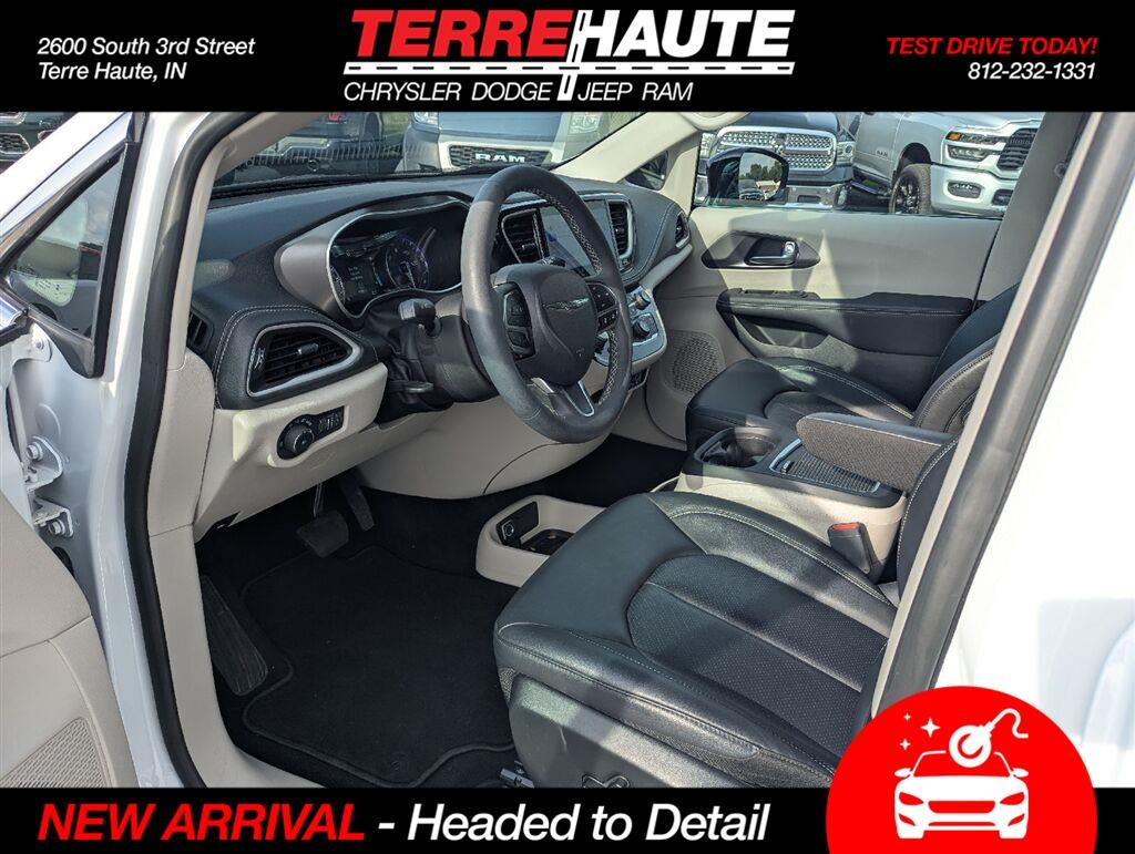 2024 Chrysler Pacifica Touring L