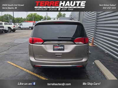 2017 Chrysler Pacifica Touring-L Plus