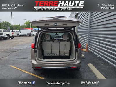 2017 Chrysler Pacifica Touring-L Plus