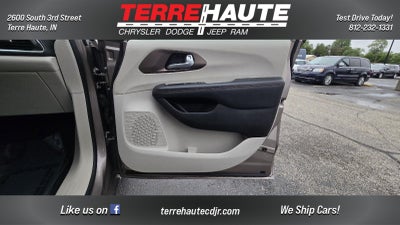 2017 Chrysler Pacifica Touring-L Plus