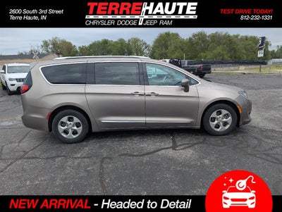 2017 Chrysler Pacifica Touring-L Plus