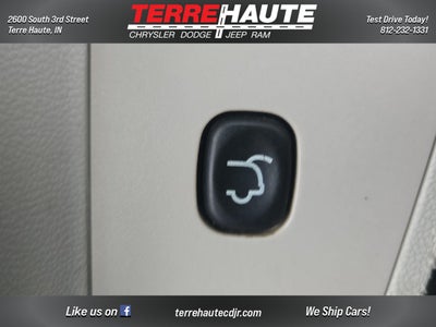 2012 Volkswagen Routan SE