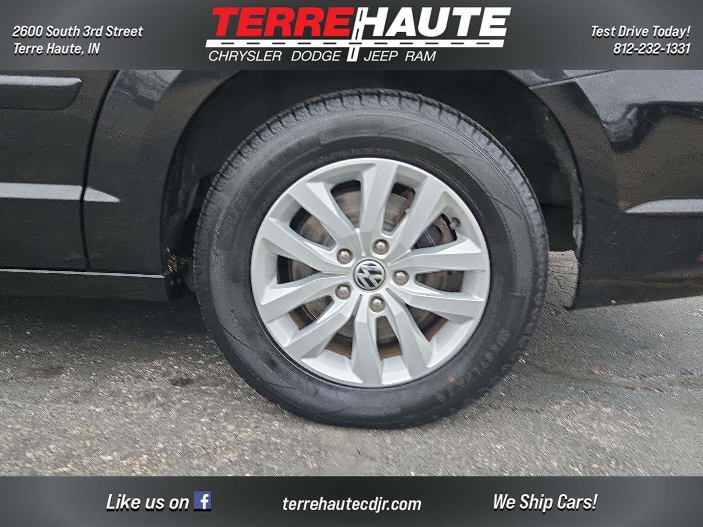 2012 Volkswagen Routan SE