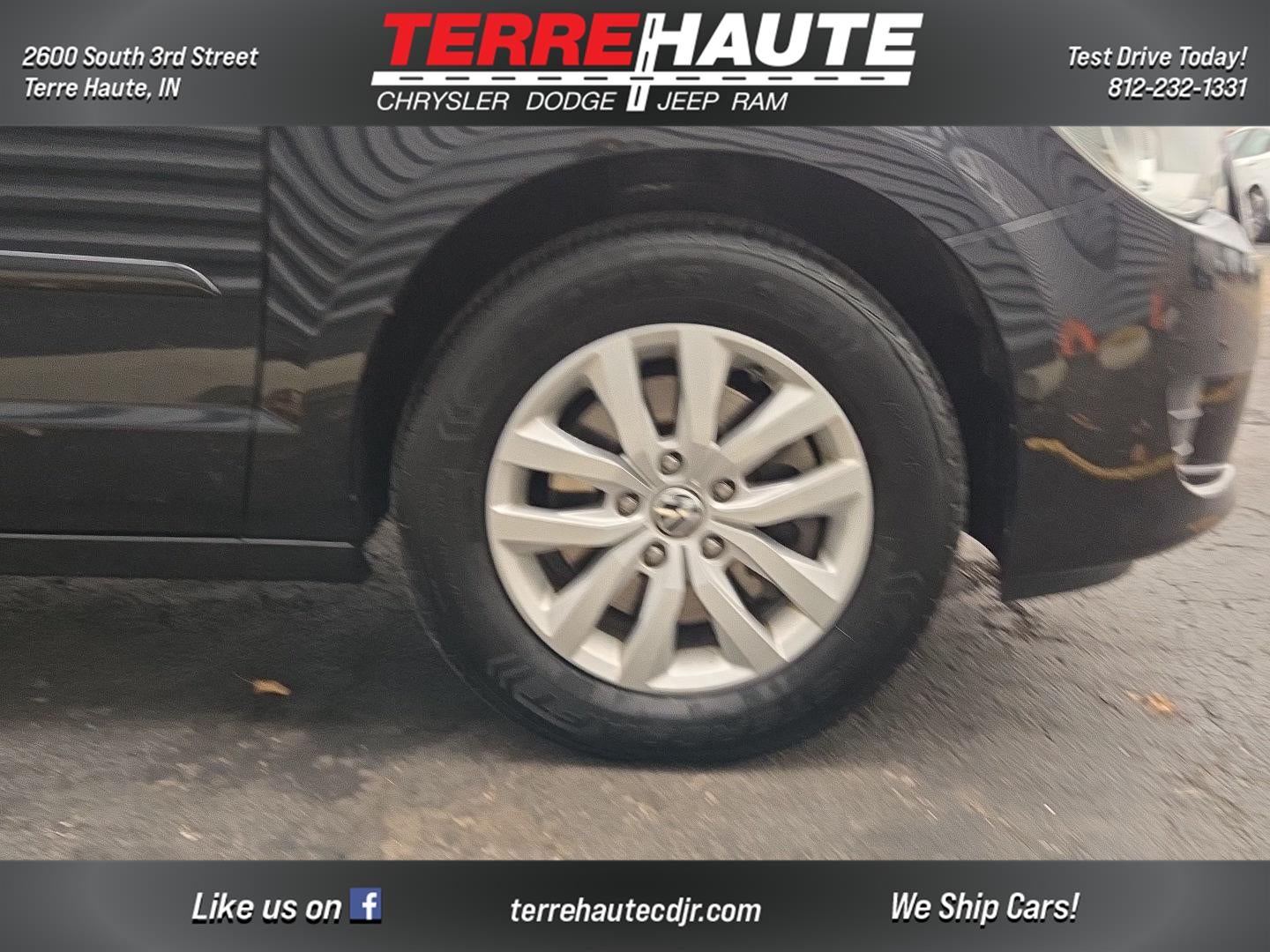 2012 Volkswagen Routan SE