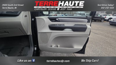 2012 Volkswagen Routan SE