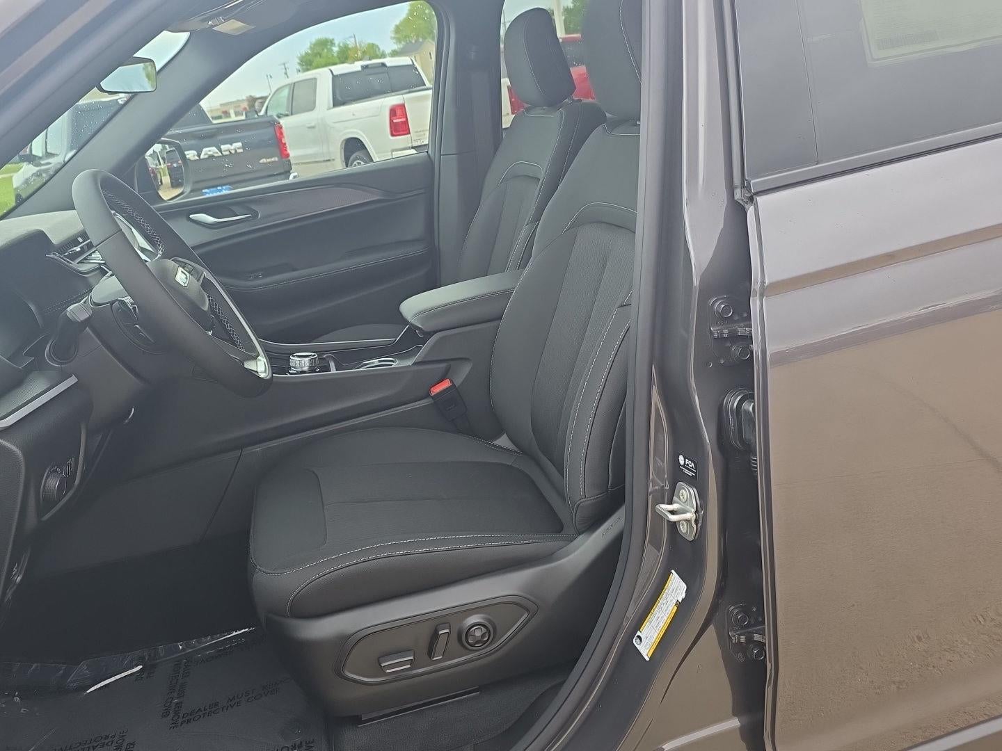 2026 Jeep Grand Cherokee Laredo X