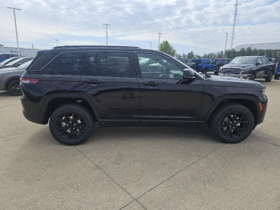 2026 Jeep Grand Cherokee Laredo Altitude