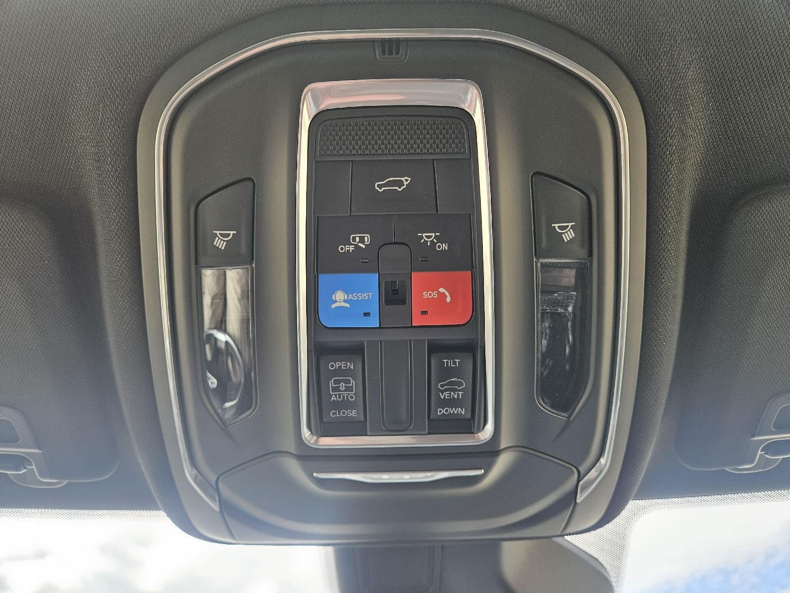 2026 Jeep Grand Cherokee Laredo Altitude