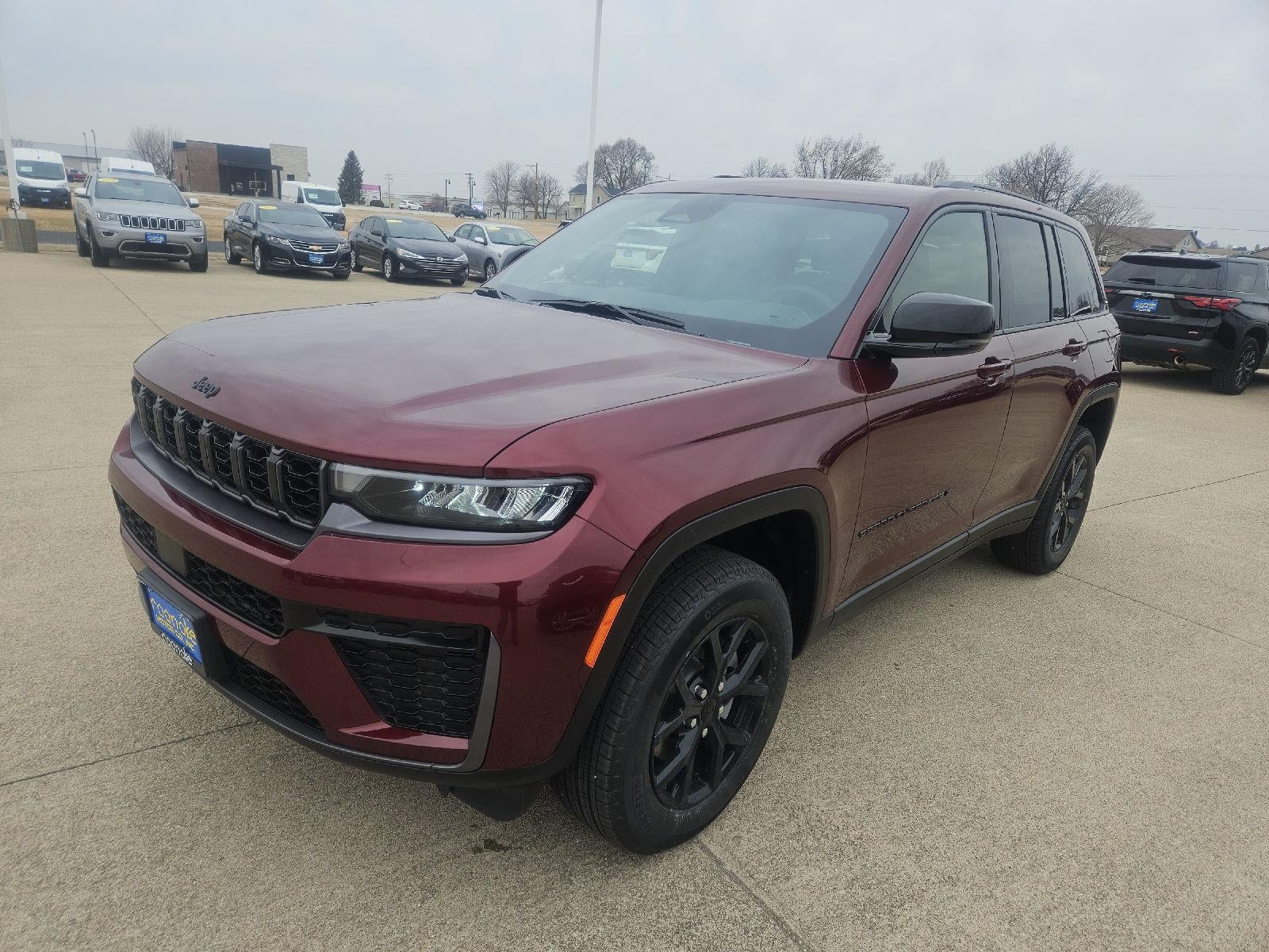 2026 Jeep Grand Cherokee Laredo Altitude