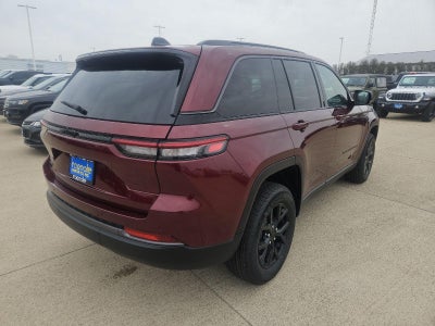 2026 Jeep Grand Cherokee Laredo Altitude