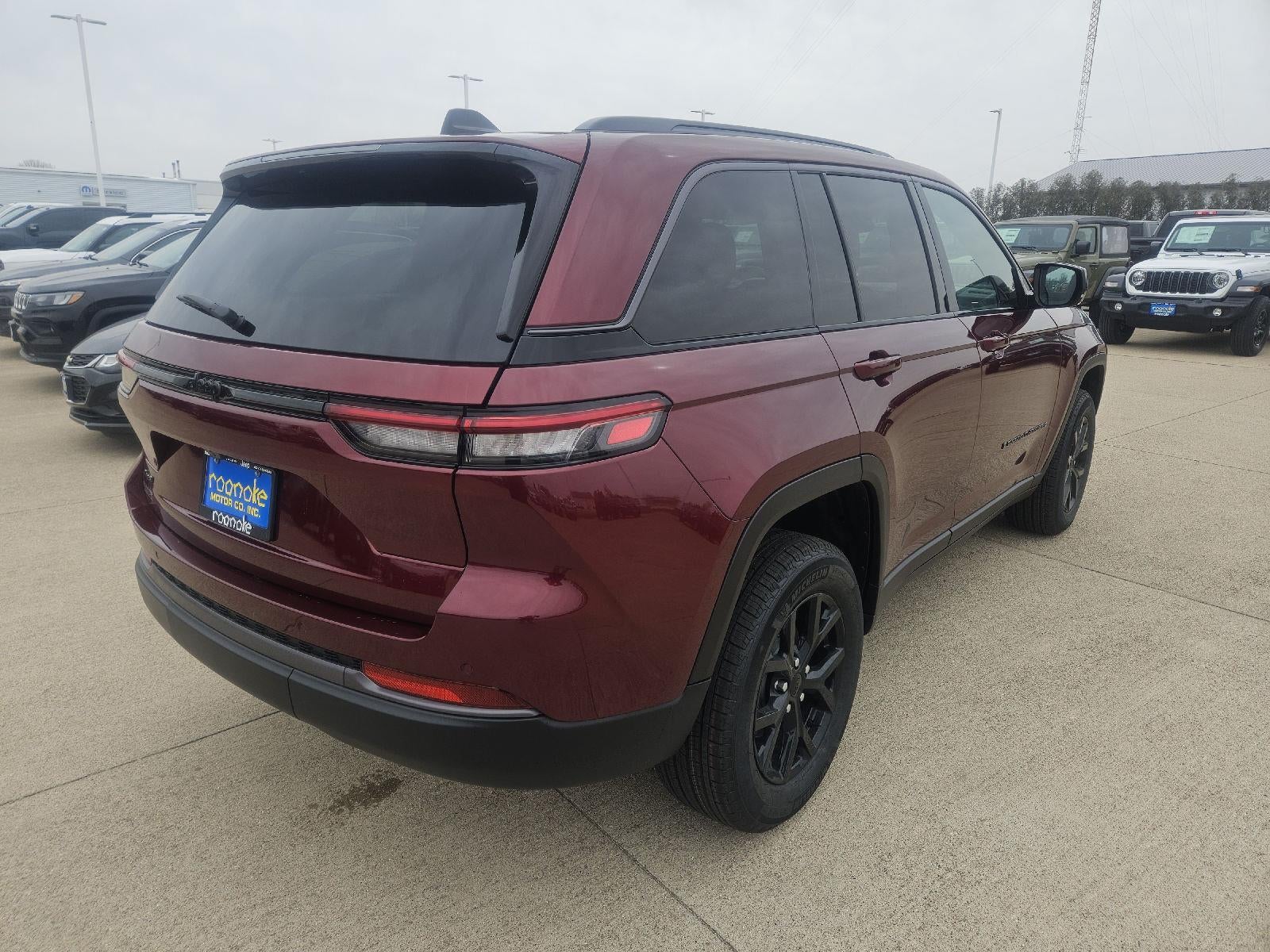 2026 Jeep Grand Cherokee Laredo Altitude