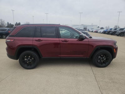 2026 Jeep Grand Cherokee Laredo Altitude
