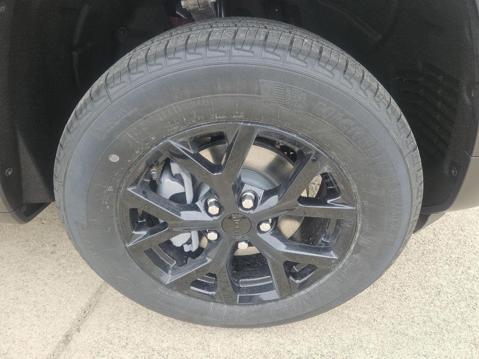 2026 Jeep Grand Cherokee Laredo Altitude