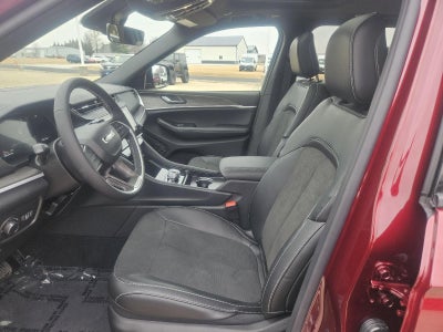 2026 Jeep Grand Cherokee Laredo Altitude