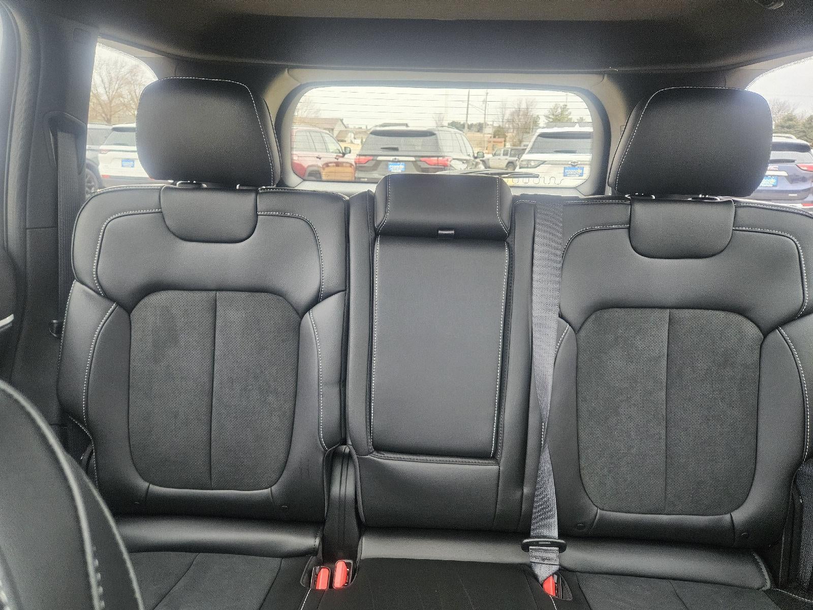 2026 Jeep Grand Cherokee Laredo Altitude