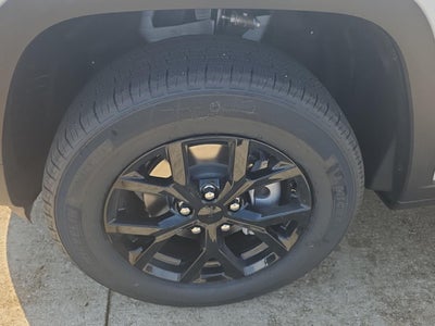 2026 Jeep Grand Cherokee Laredo Altitude