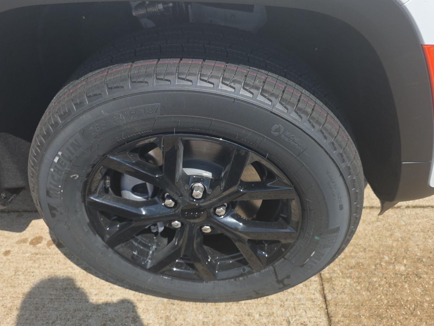 2026 Jeep Grand Cherokee Laredo Altitude